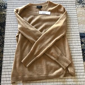 jcrew NWT 100 % cashmere sweater in beautiful camel hthr color